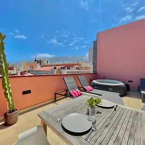 https://aromas-suites-apartments.tenerifehoteles.net